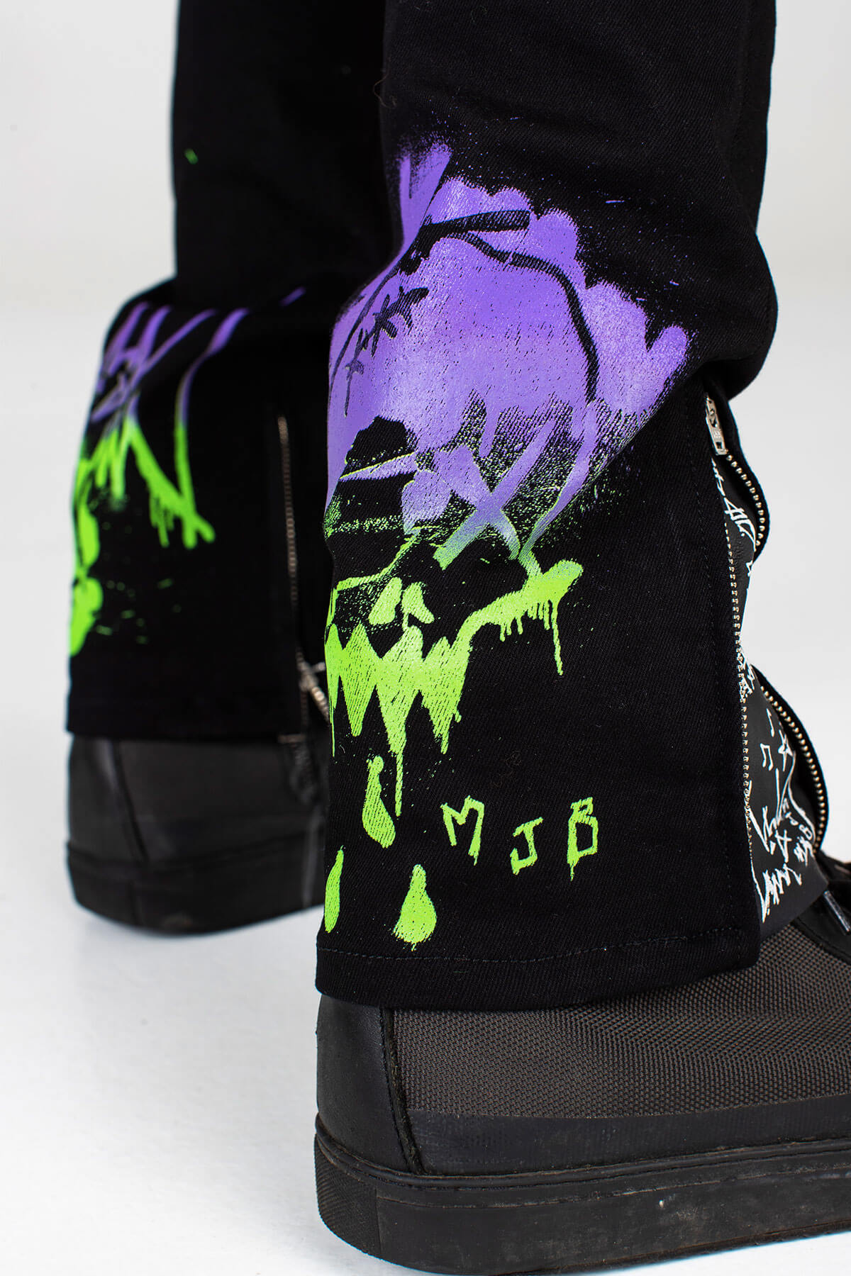 CRIXUS JEANS – SPRAY PAINT ART - BOTTOM - MJB